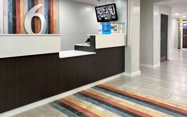 Motel 6 Springfield, IL