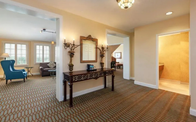 Virginia Crossings Hotel, Tapestry Collection By Hilton