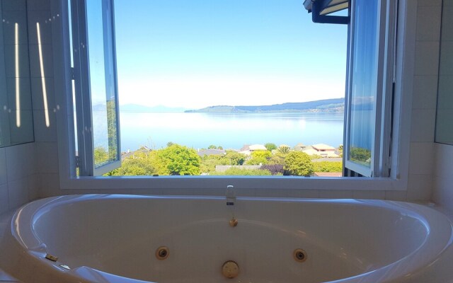 View From on Top - 6 Bedroom House