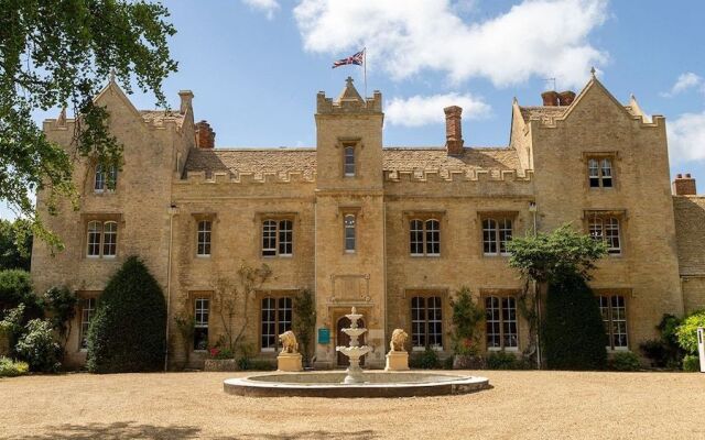 Weston Manor Hotel