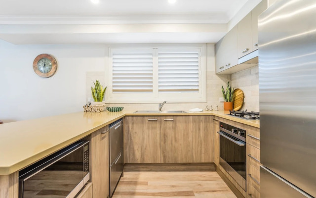 Newcastle Short Stay Apartments - Adamstown Townhouses