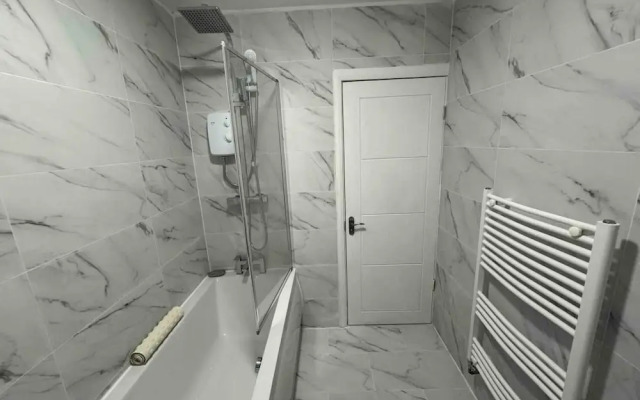 3-bed Home, Sleeps 8, Ideal for Large Groups
