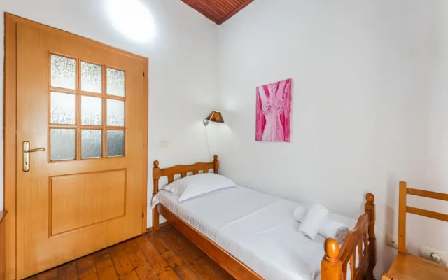 Guesthouse 'hapa të Lehtë' - Room 1 - Pro Bono
