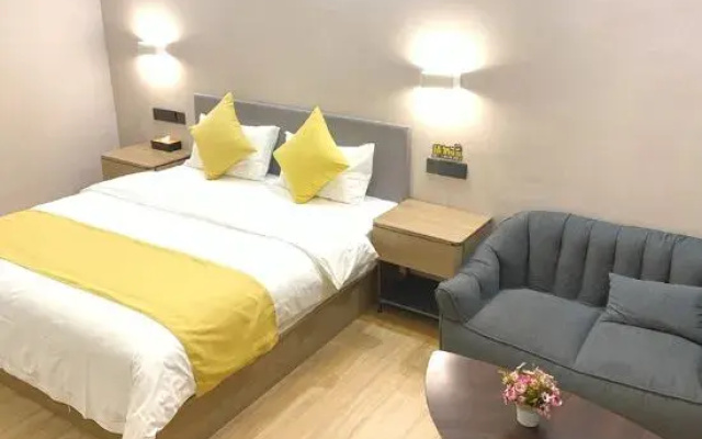 Wanjia Cinema Apartment (Shanghai Pujiang High-Tech Park Branch)