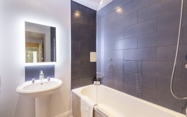 Elegant Double Bedroom in Belgravia