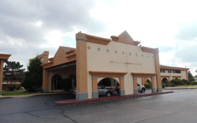 Red Roof Inn & Suites Oklahoma City Southwest