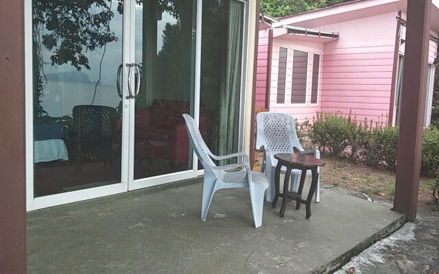 Sukorn Cabana Resort