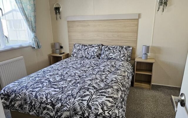 Pura Vida-stunning 2-bed Caravan in Clacton-on-sea