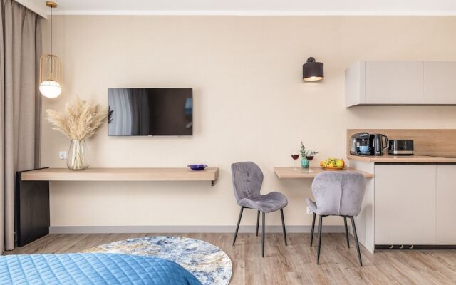 Blue Seashell Studio by Renters