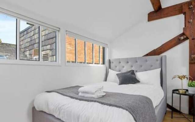 Host Stay The Cavern Quarter Loft
