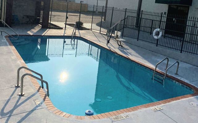 Days Inn by Wyndham LaPlace- New Orleans