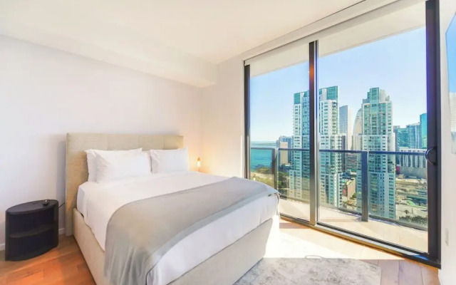 Apt Near Miami's Top Events at Bayfront