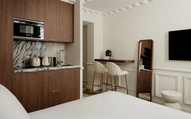 Leon Hotel-pigalle/suite-12