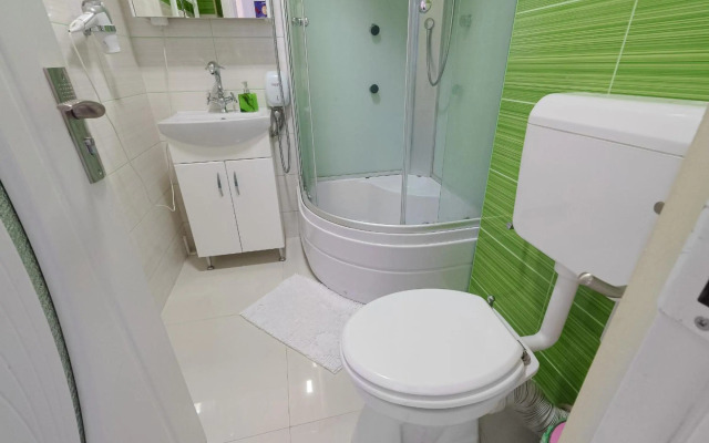 Stone Gate Apartment #1