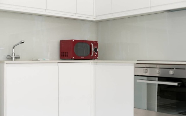 Stunning 2BR Home in West Kensington W/balcony