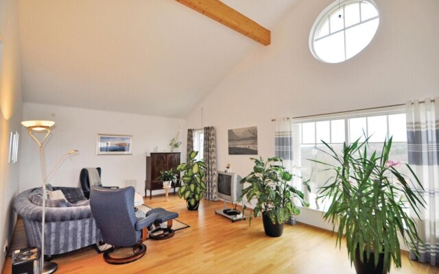 Stunning Home in Hamburgsund With 3 Bedrooms and Wifi