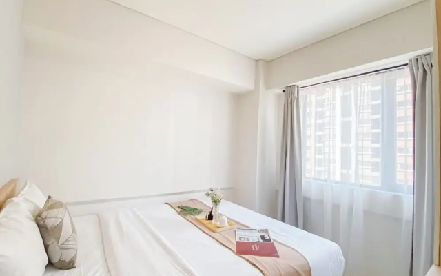Spacious And Cozy 2Br With Extra Room At Meikarta Apartment