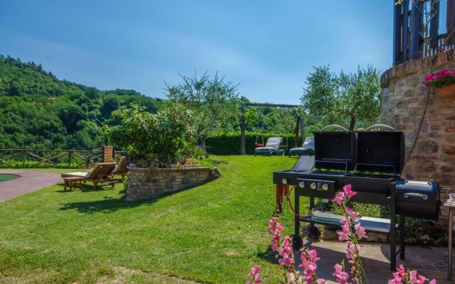 Serene Holiday Home in Urbino with Private Pool