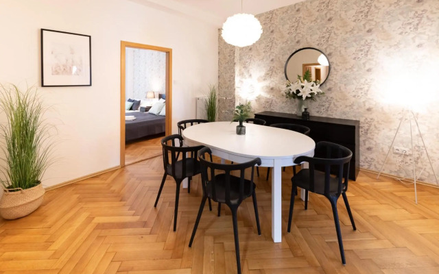 Luxury apartment in prime location