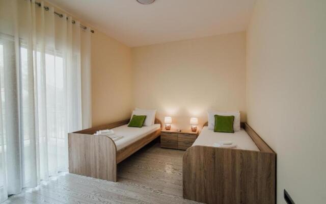 Green Bay Apartments Morinj