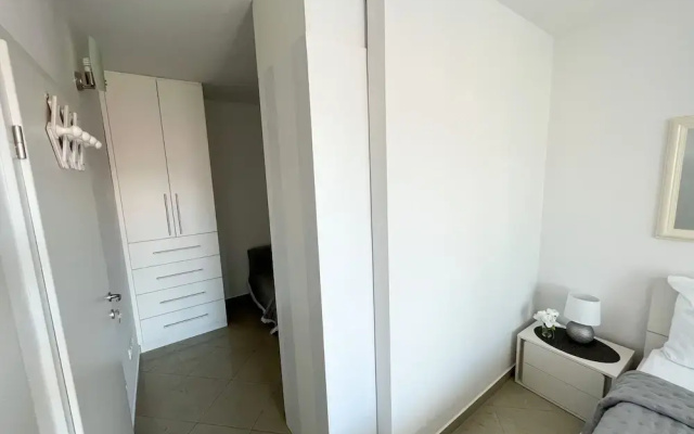 MIRROR apartment