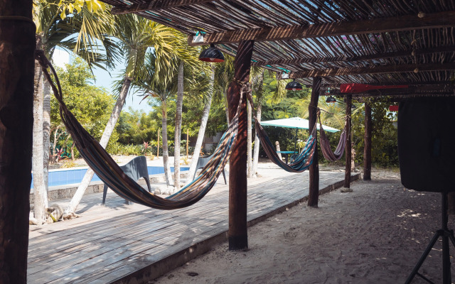 AMALIFE Beach Club & Hotel