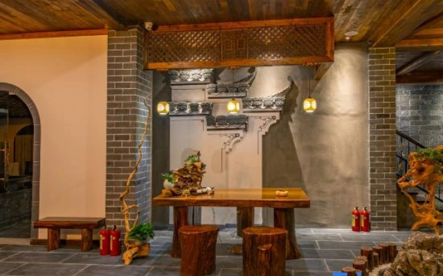 Jiangnan Deyuelou Hotel