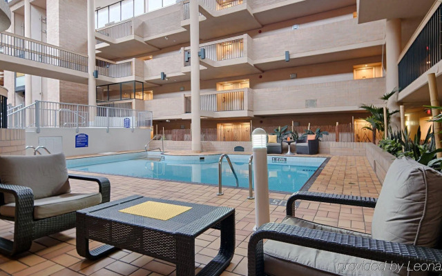 Best Western Plus Village Park Inn