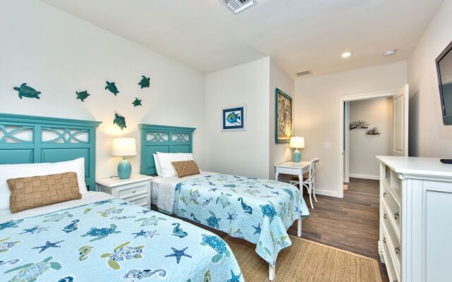 Sardinia Vacation Rental: Delightful Coastal Home near Vanderbilt Beach. Relax in a Private Pool and Spacious 4-BR Retreat with Modern Amenities. Ideal for Families. Minutes from Mercato and Local Attractions