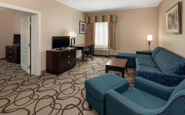 La Quinta Inn & Suites by Wyndham Fort Worth - Lake Worth