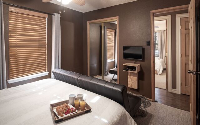 Wolves Den by Vtrips