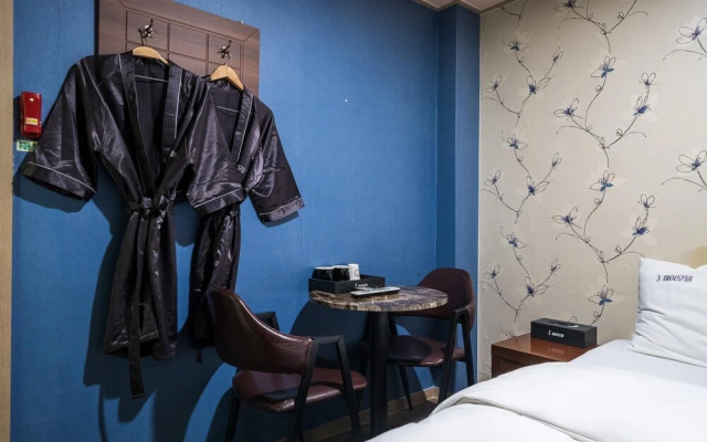 Seongnam Je Motel