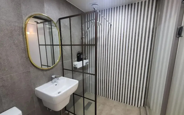 Elysee Hotel