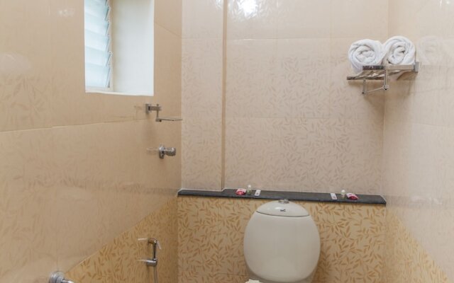 Hotel Rathnavel Towers