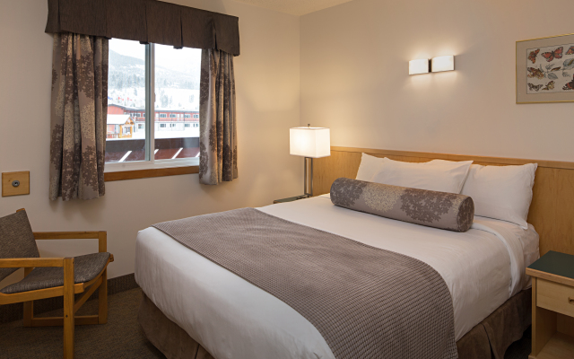 Rocky Mountain Ski Lodge