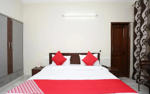 OYO 22769 Rs Royal