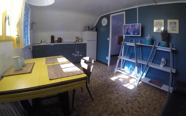 Guest House "Près des Montgolfières"