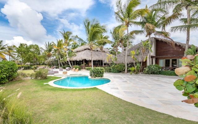 Luxury Villa with Beachfront Eden Roc