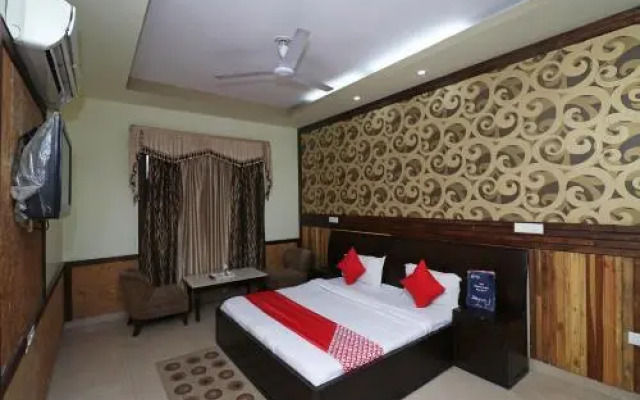 Royal Castle Resort by OYO Rooms