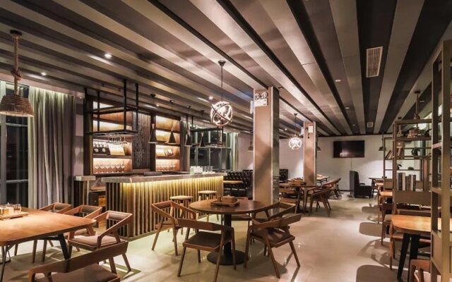 Lestie Hotel (Nanjing Xianlin college town)