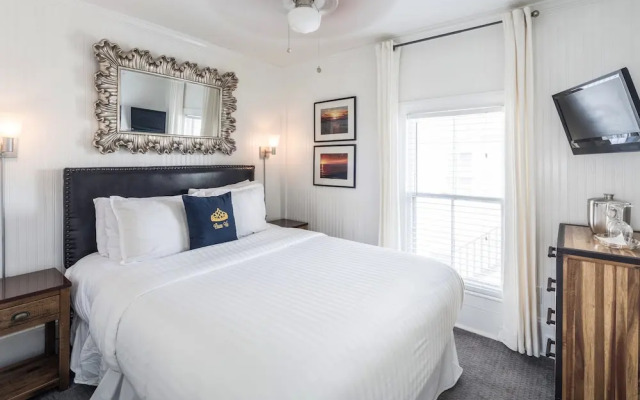 Queen Vic Guest House Provincetown Adults Only
