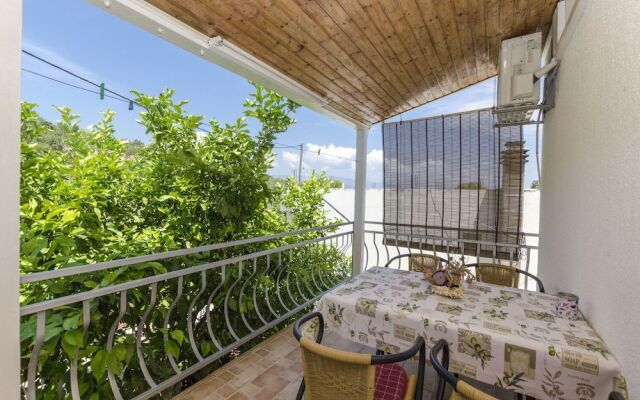Apartments Dinko