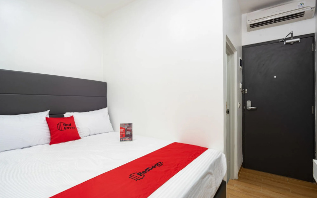 RedDoorz Plus @ Danau Sunter Utara