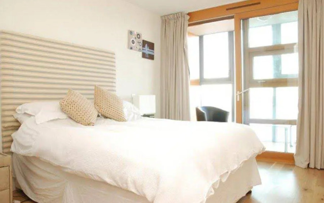 Falcon Wharf Apartments