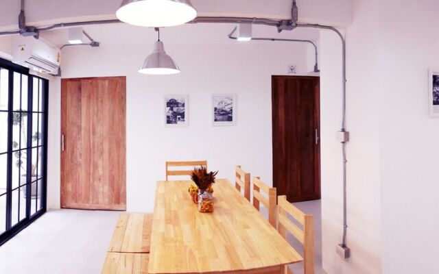 The Companion - Hostel