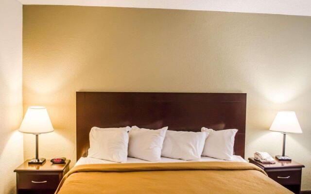 Quality Inn & Suites Pensacola Bayview