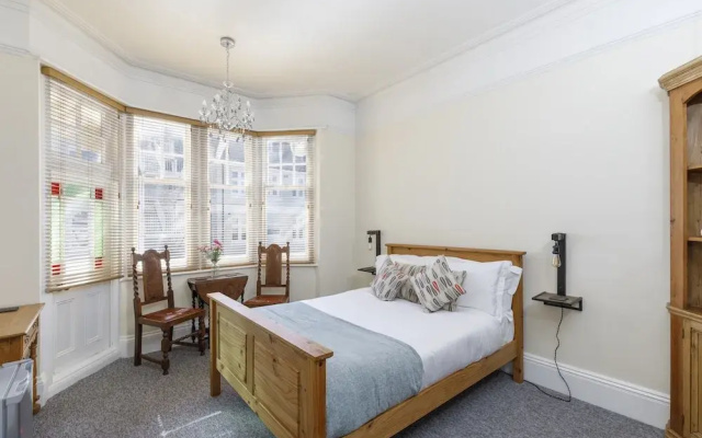 Apartment in Brighton Near the Beach
