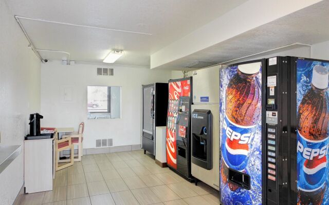 Motel 6 Wichita, KS
