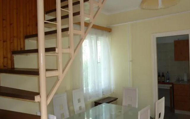 Holiday home Akacfa utca