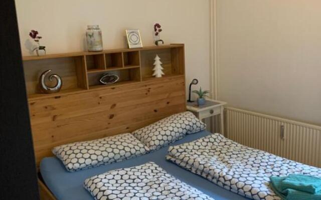 Zentrale 3 Zimmer Altbauwohnung mit Balkon